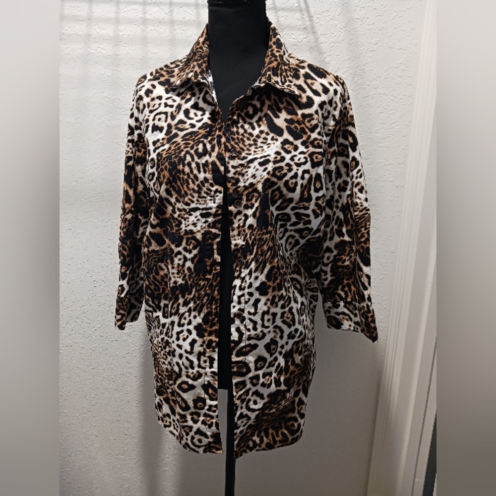 East 5th Leopard Button Down Blouse Shirt Size L EUC